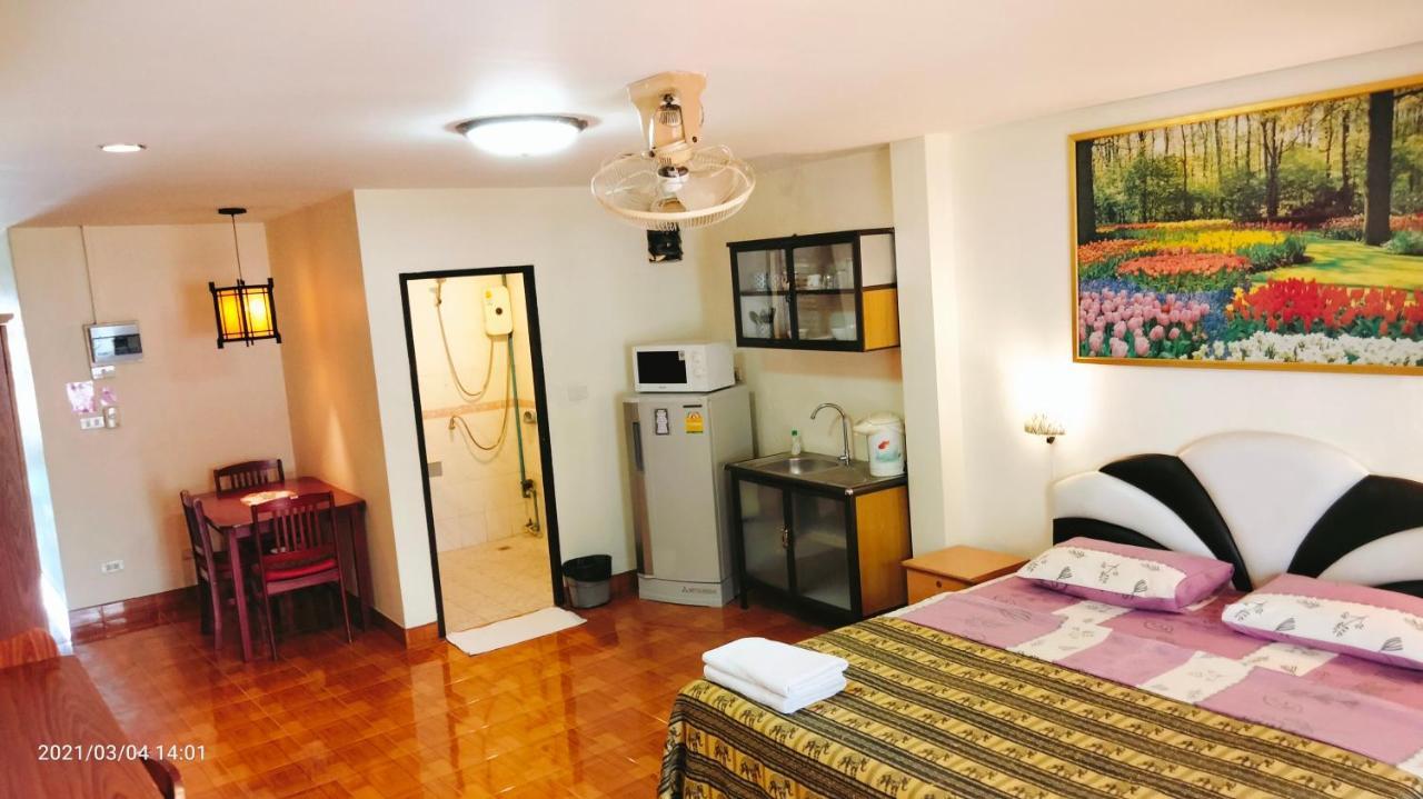 Nightstar Hostel Патая Екстериор снимка