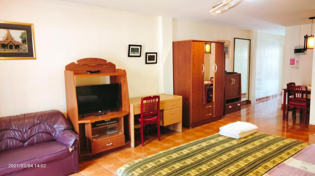 Nightstar Hostel Патая Екстериор снимка